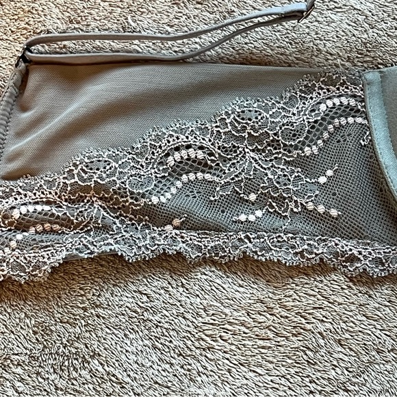 Spanx Undietectable Moss Green With Pink Lace Trim Underwire Bra Women's 34B - Picture 9 of 17